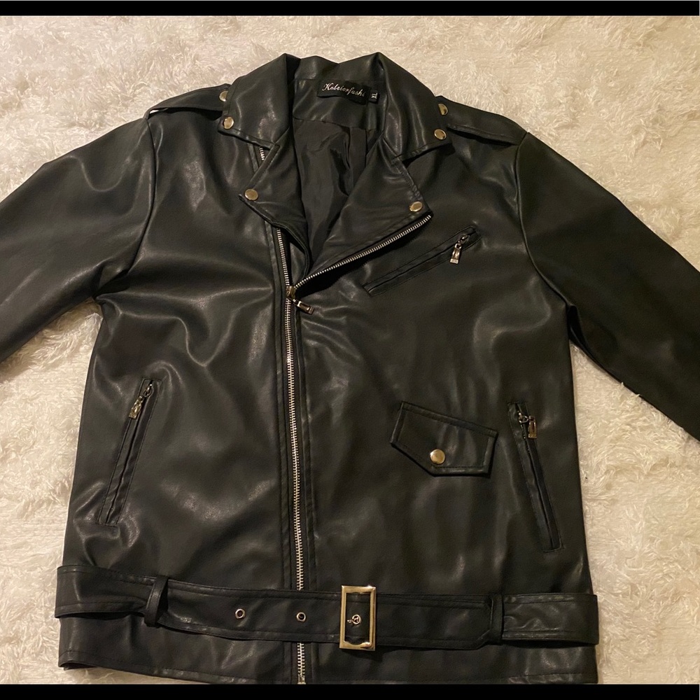 Men’s black leather jacket